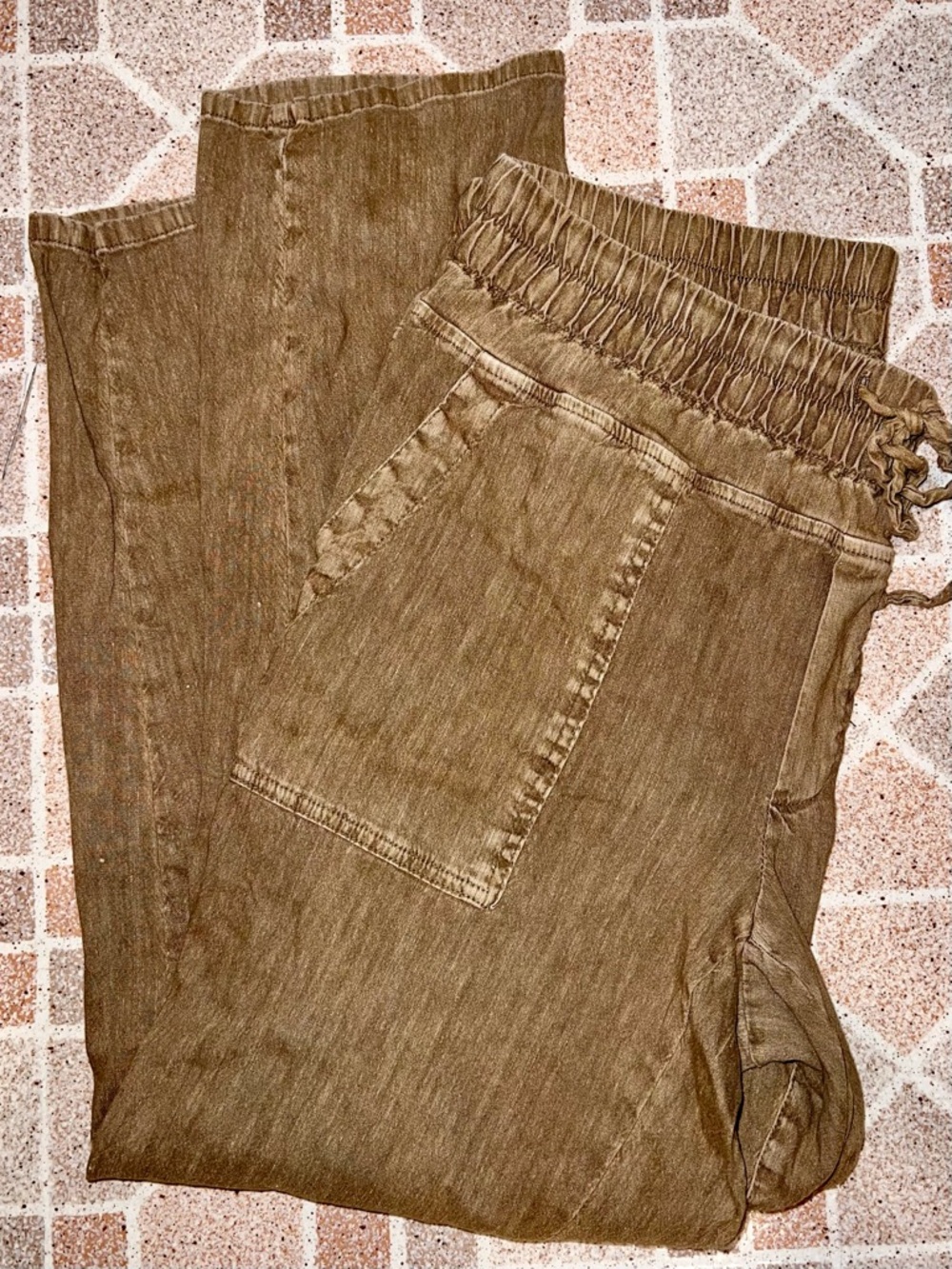 Kut from the Kloth Tan Elastic Waist Drawstring Pants Size L